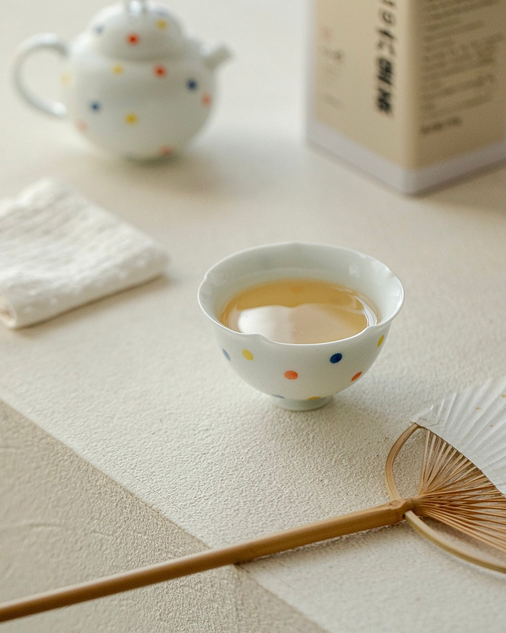 Hand-painted White Porcelain Polka Dot 160ml Chinese Teapot
